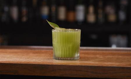 The Basil Smash: a modern cocktail with historical roots